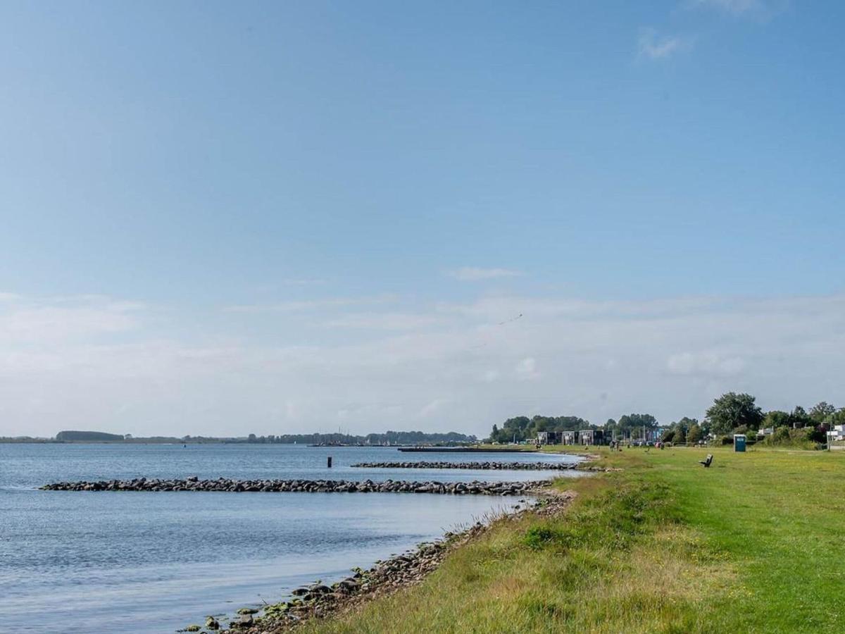 Magnificent Holiday Home On Lake Veere Kamperland Exterior foto